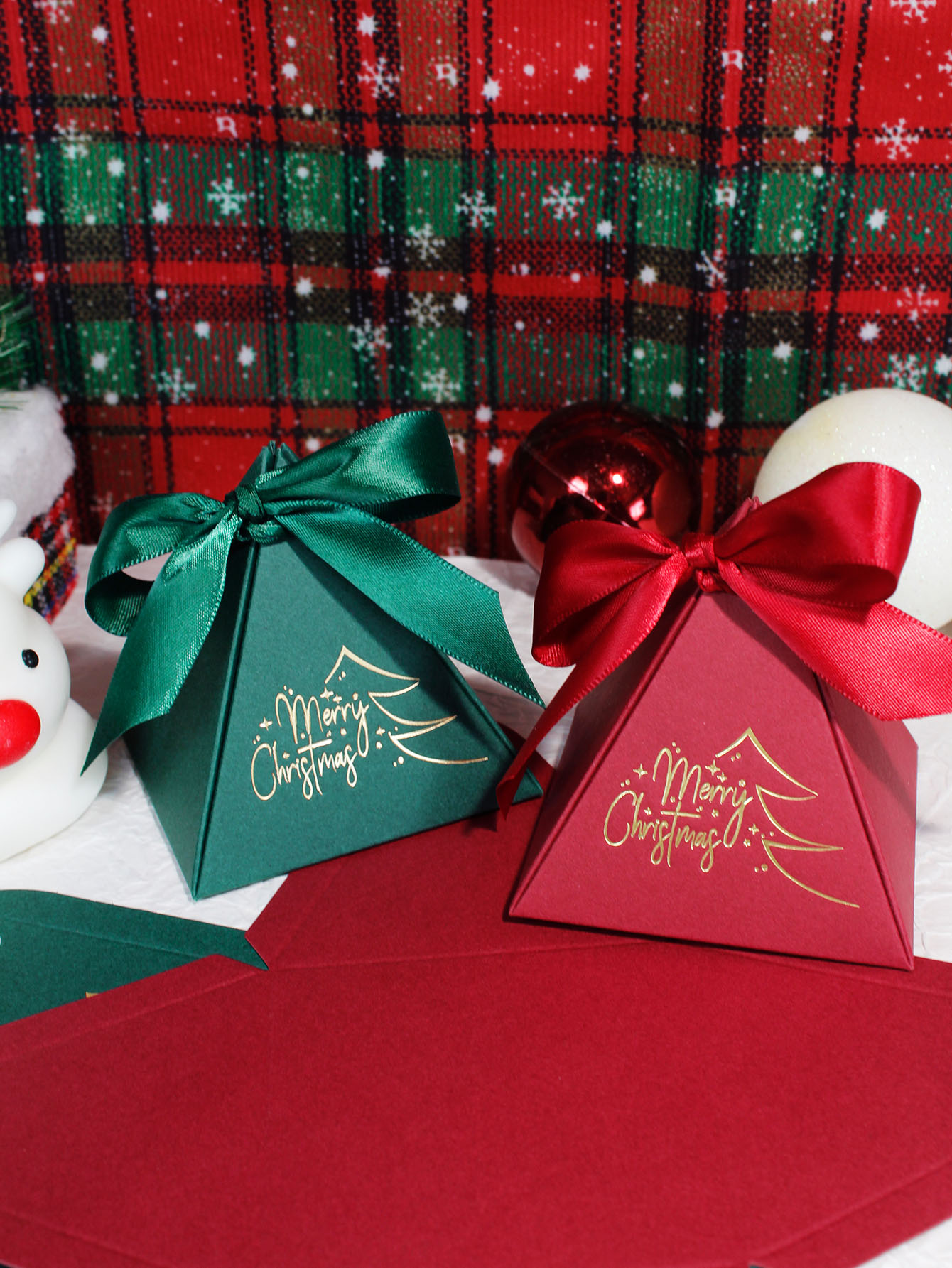Christmas Triangle Gift Box, S - Chocolate Snack avaliação e preço